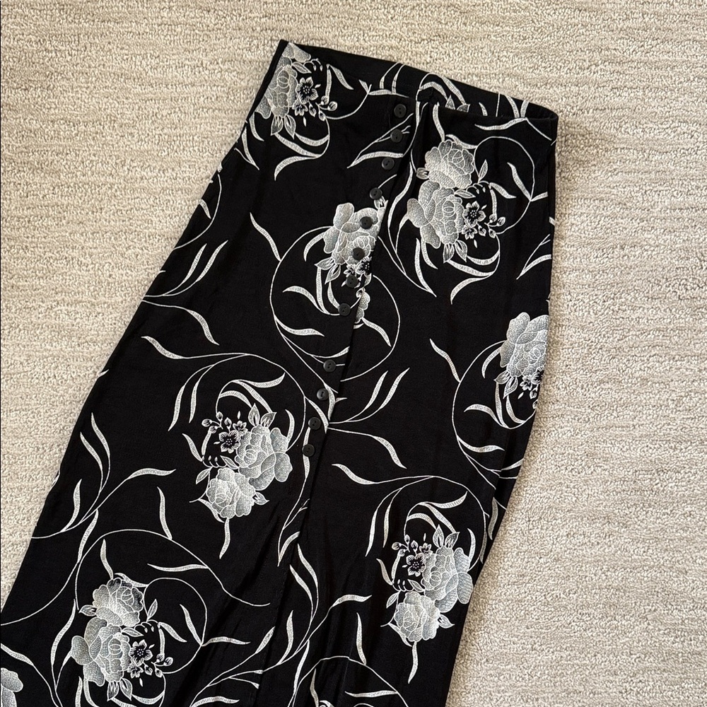 Elegant Black and White Floral Maxi Skirt